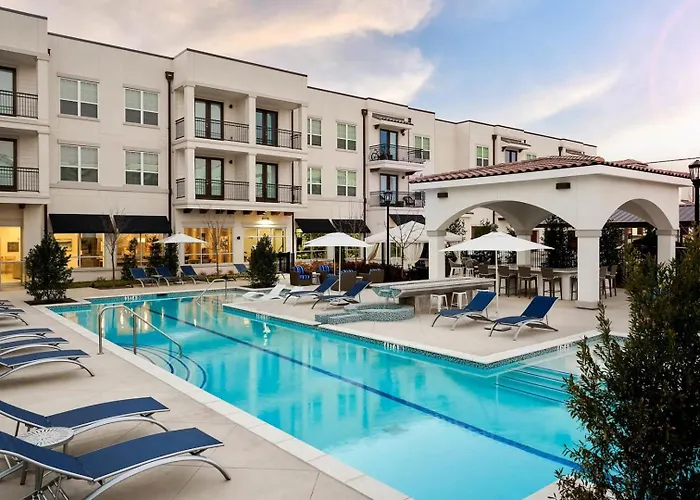 Landing - The Dylan Apartment *