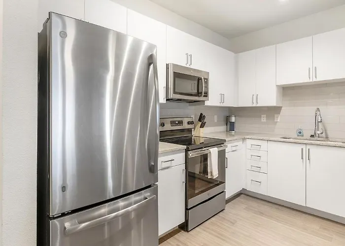 Landing - The Dylan Apartment *
