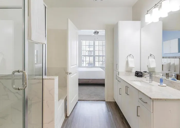 Landing - The Dylan Apartment *